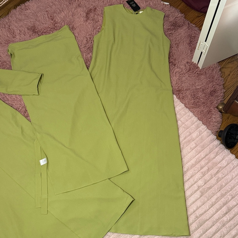 3-Piece Sleeveless Dress + Wrap Skirt + Abaya - Picture 5 of 7
